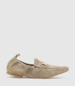 FINER Elastic Back Slipper With Hardware in Latte Suede