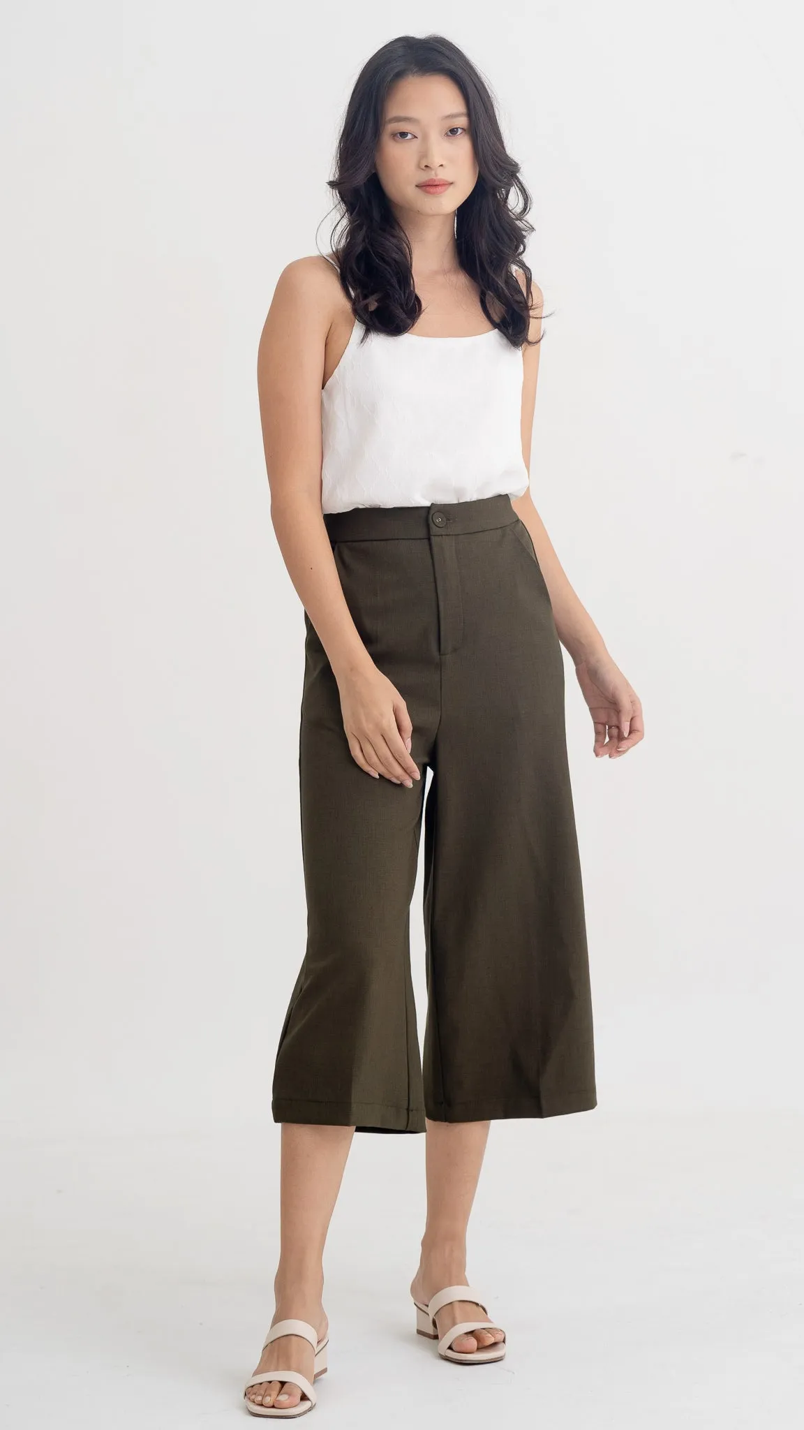Xin Elastic Waist Culottes in Green [ONLINE ONLY]
