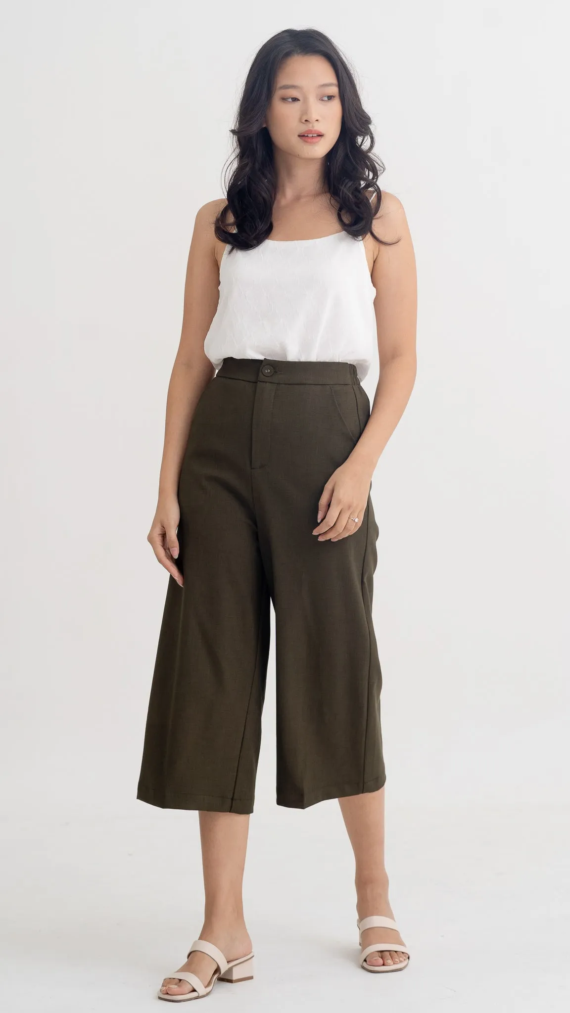 Xin Elastic Waist Culottes in Green [ONLINE ONLY]