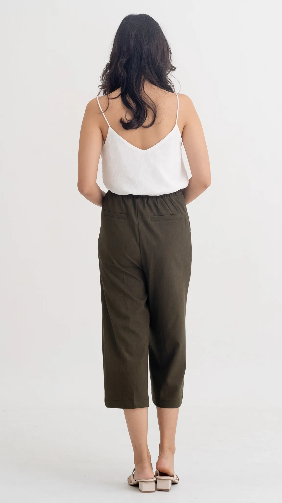 Xin Elastic Waist Culottes in Green [ONLINE ONLY]