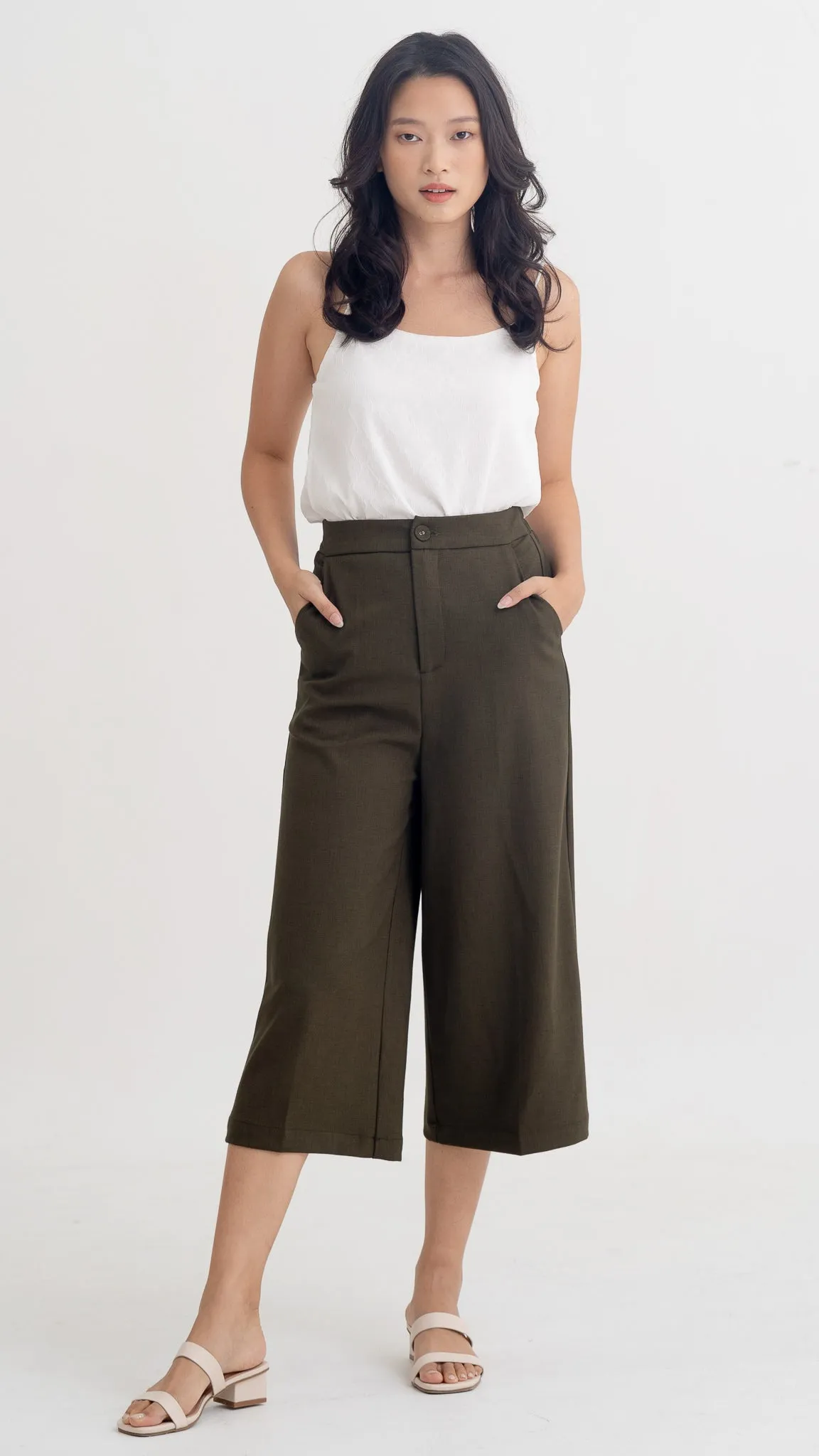 Xin Elastic Waist Culottes in Green [ONLINE ONLY]
